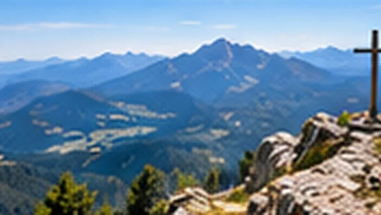 Sommet rocheux dominant un massif montagneux